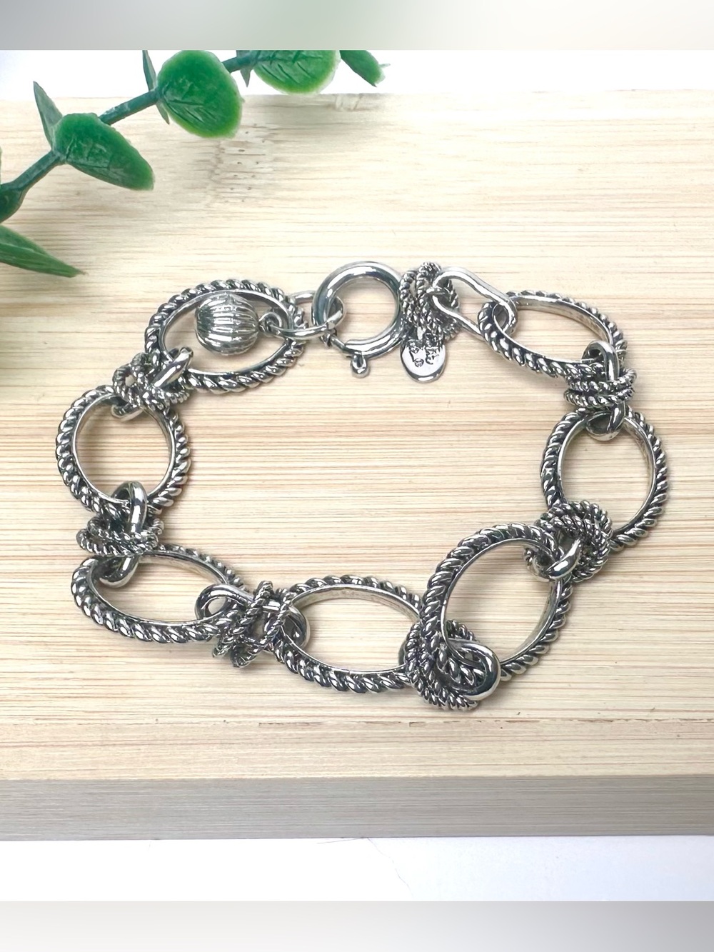 🤍Cookie Lee Textured Silver Tone Oval Link Bracelet
